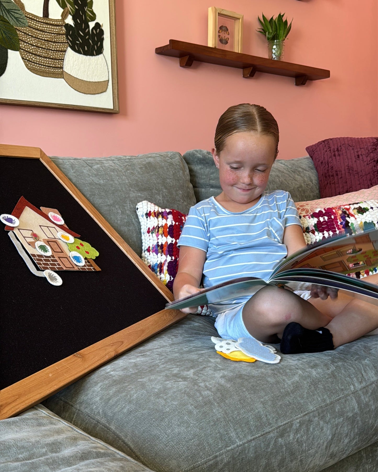 THE MONTHLY BOOK & FELT BOX